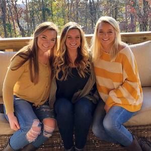 Meet your Posher, Laura paige